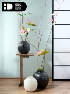 vase, black