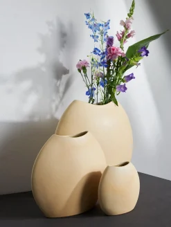 vase, black iron